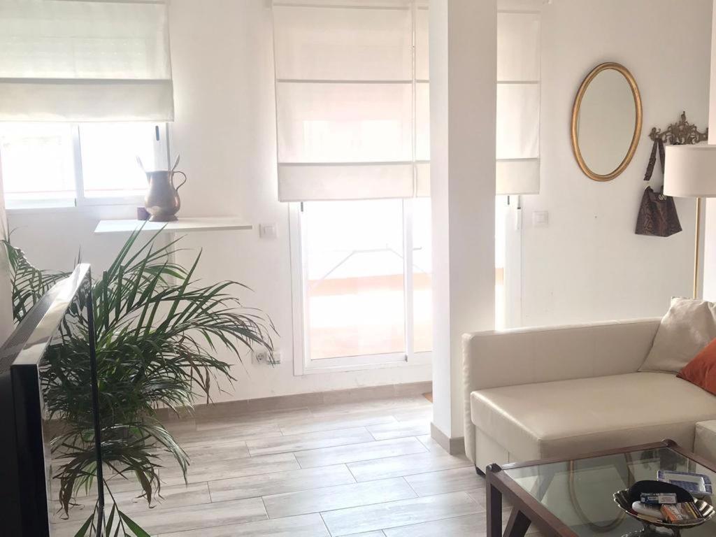 Apartamentos Turisticos Virgen Del Monte 67 Sevilla Bagian luar foto